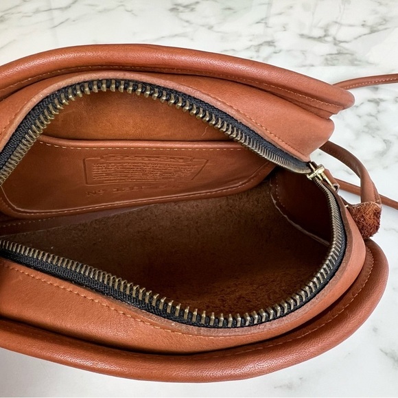 COACH Vintage Kimball 9911 British Tan Leather Crossbody Bag Round 90s USA Taco - Picture 12 of 16